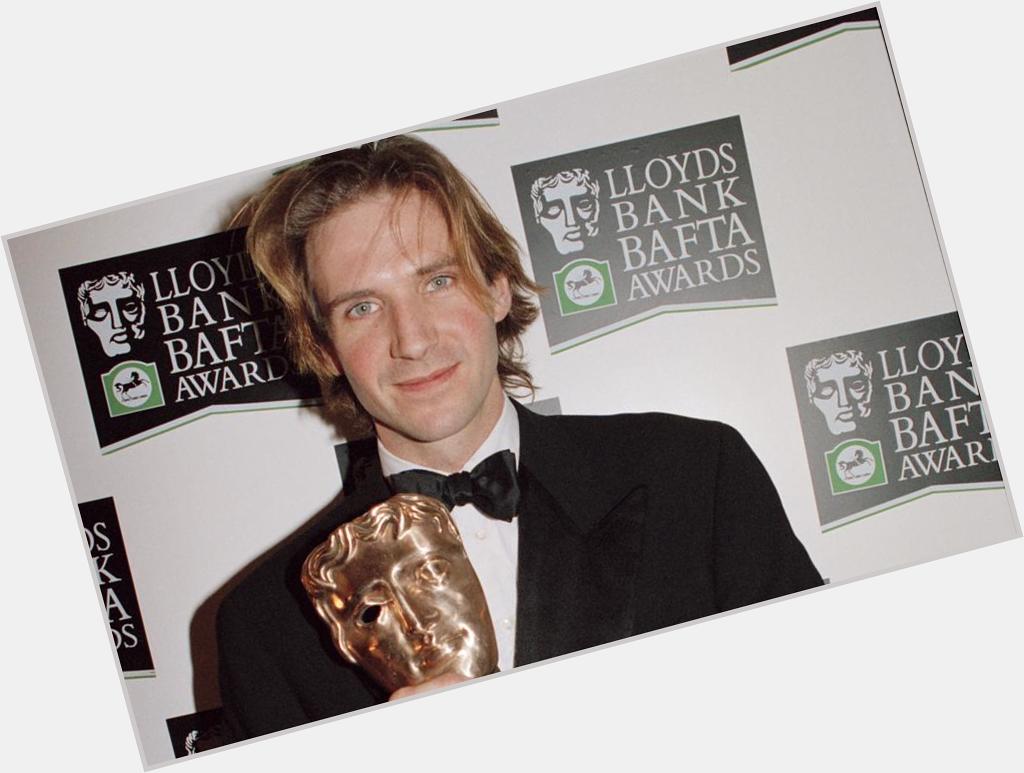              ~  48 days to go - Happy Birthday to Ralph Fiennes! Pictured here in 1995: 