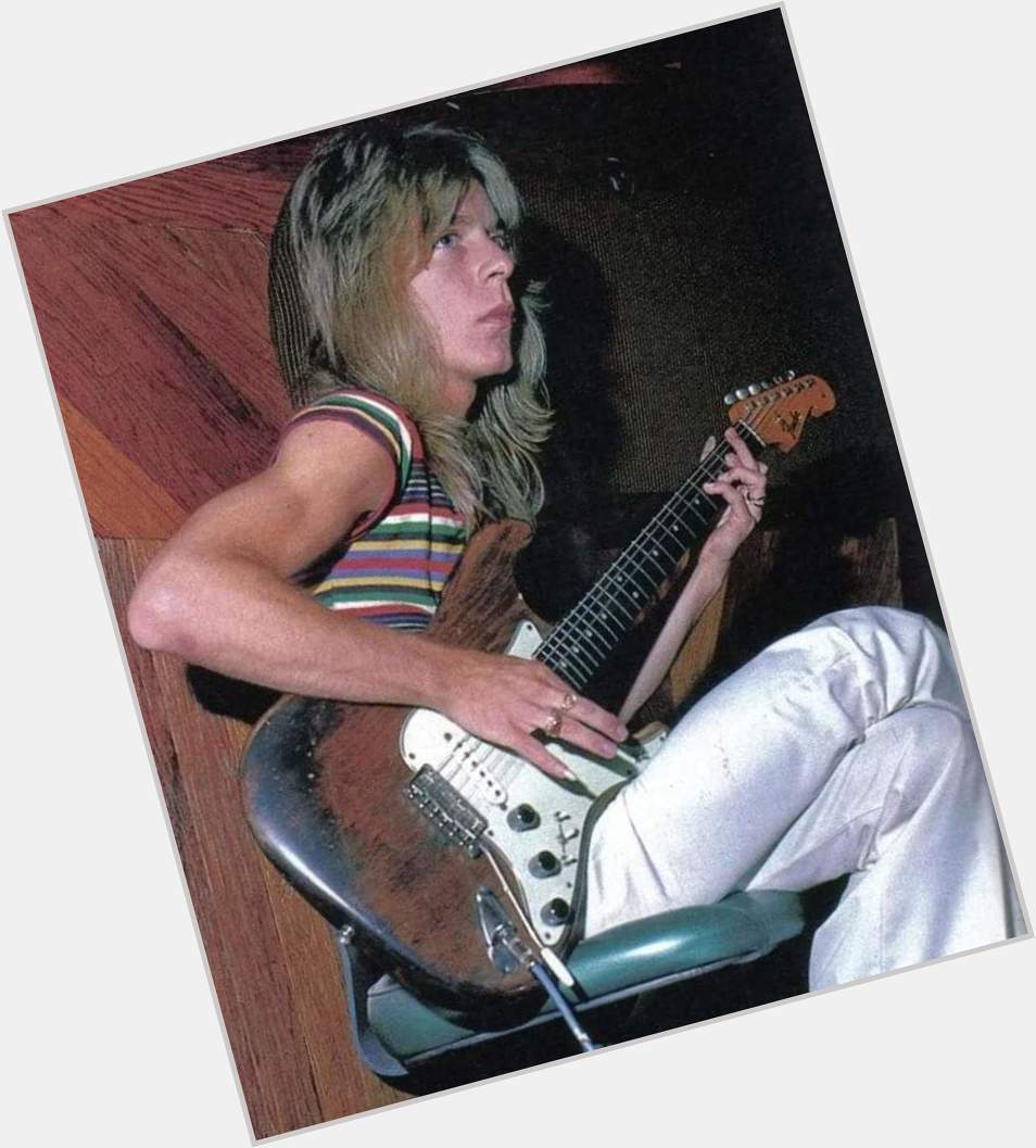 Happy birthday to Randy Rhoads...and was lucky enough to play this guitar too. 