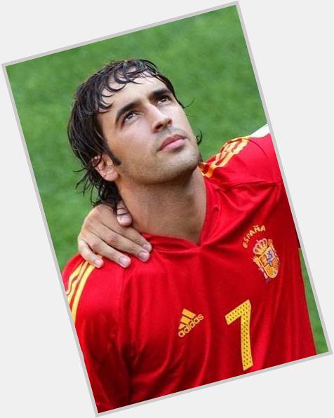 Happy birthday to the best player for me Raul Gonzalez!   