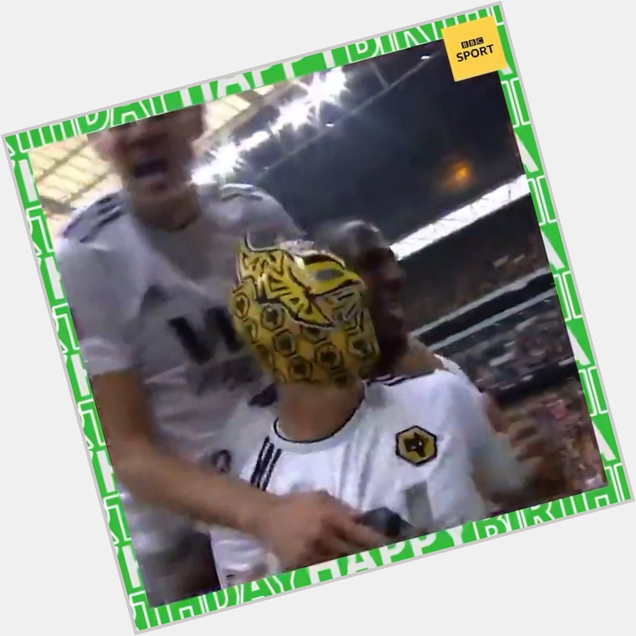 This is the kind of mask we like to see...

Happy birthday, Raul Jimenez! 