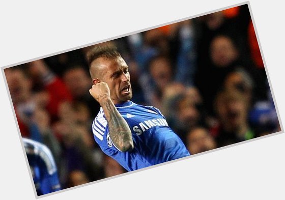 Happy birthday to Raul Meireles who turns 34 today.  