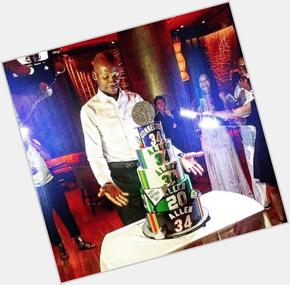 Happy 40th birthday to Ray Allen. And check out his cake. 
