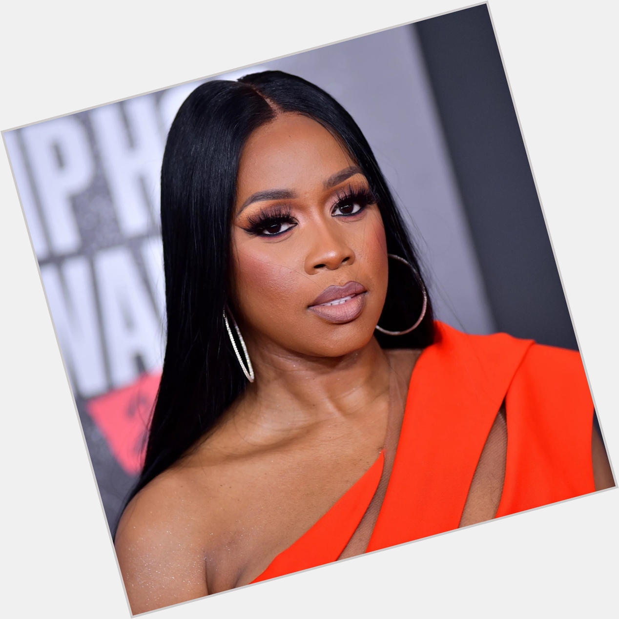 Happy Birthday to the talented rapper, Remy Ma!! 

Photo Credit: Popsugar 