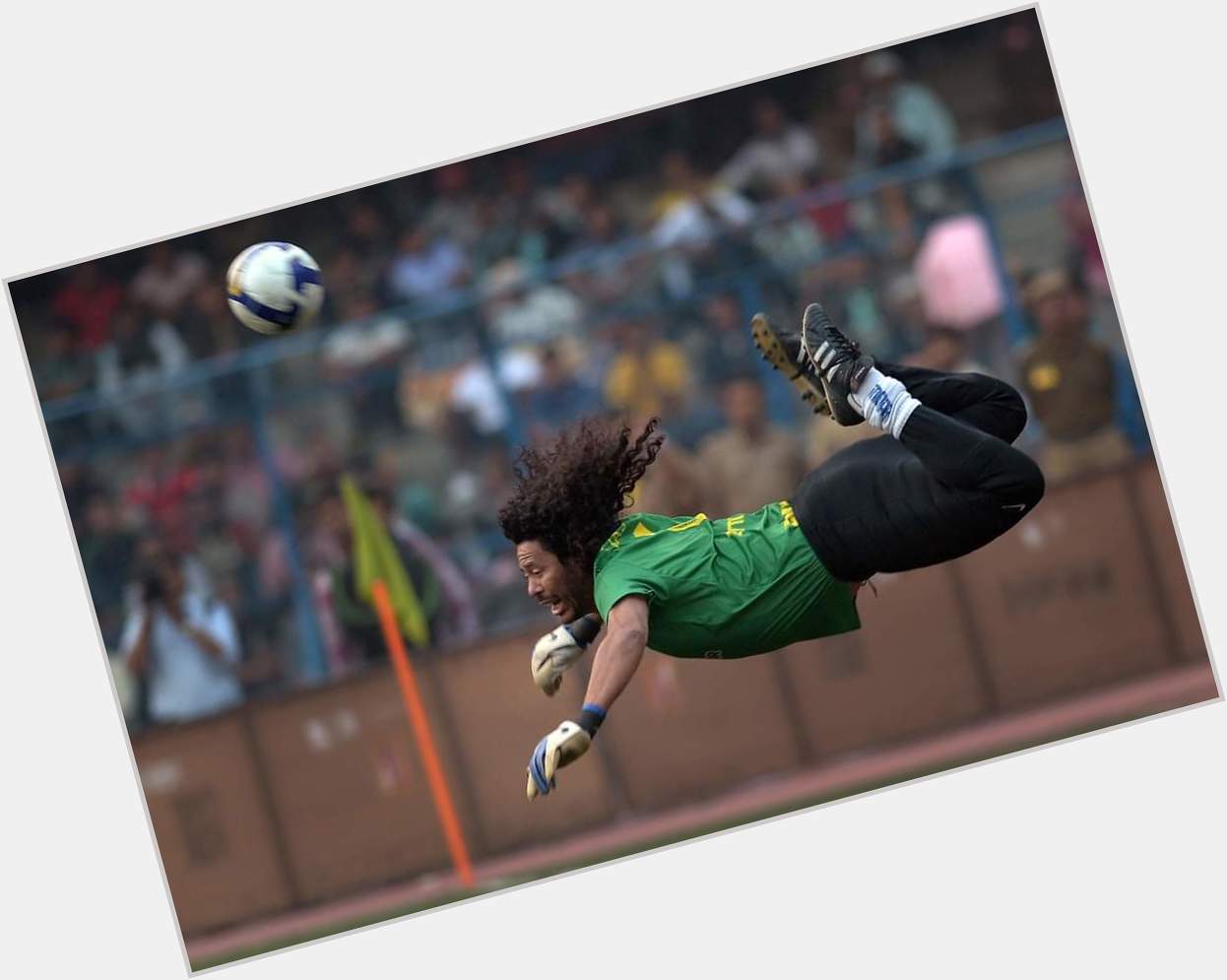 Happy birthday, Rene Higuita! The man who made the greatest save in history...
.
.
.
.
.
. 
Pict : 