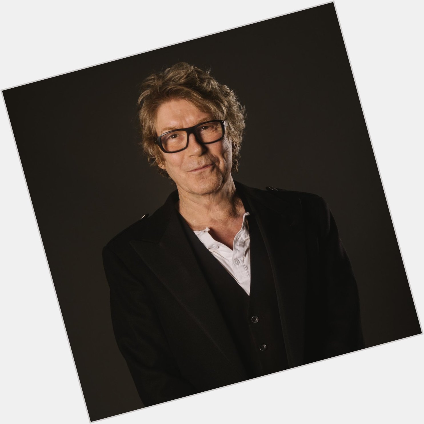 Happy 67 birthday to the amazing Psychedelic Furs vocalist Richard Butler! 