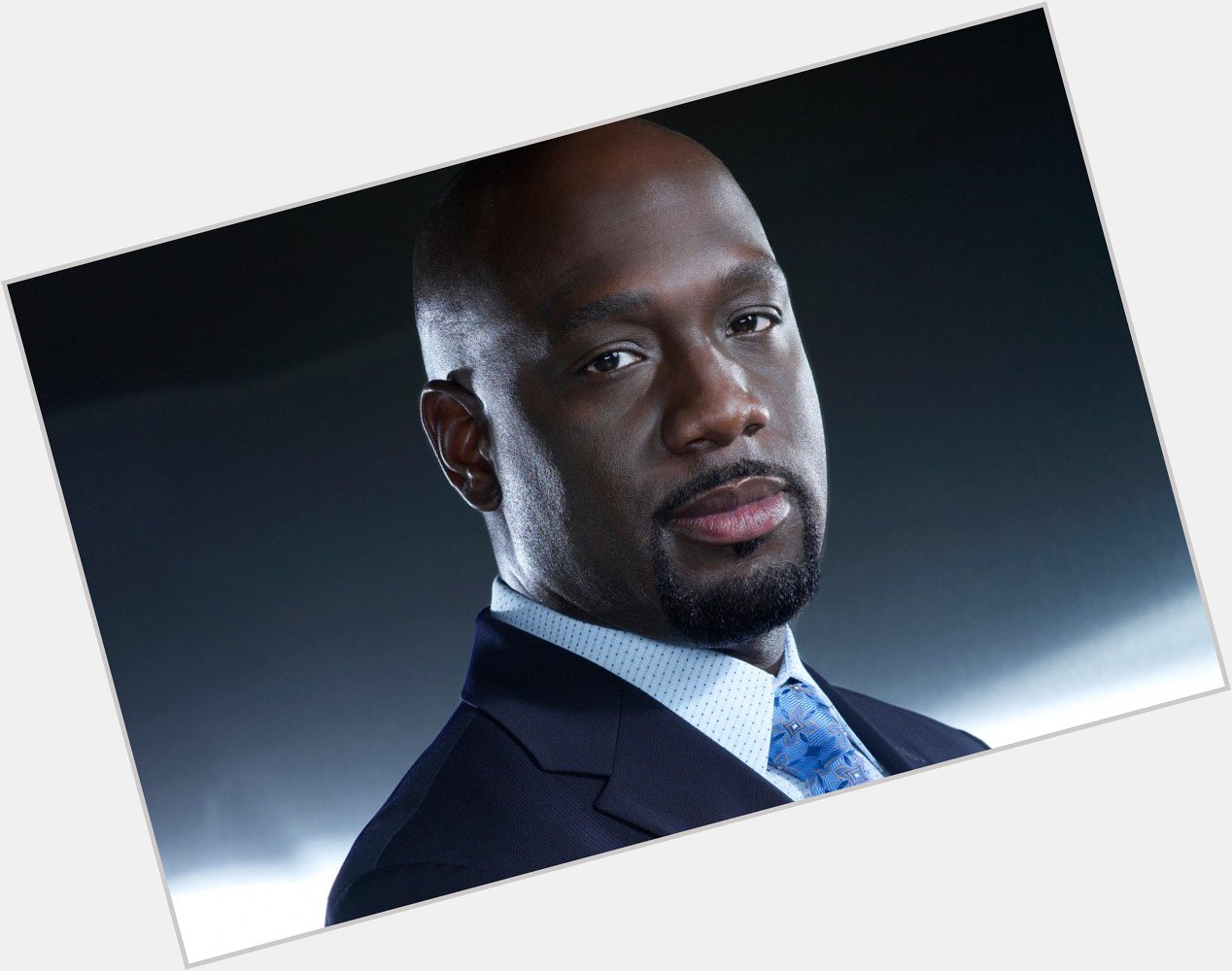 If it is your birthday today happy birthday to you. You share it with Hollywood actor Richard T. Jones 