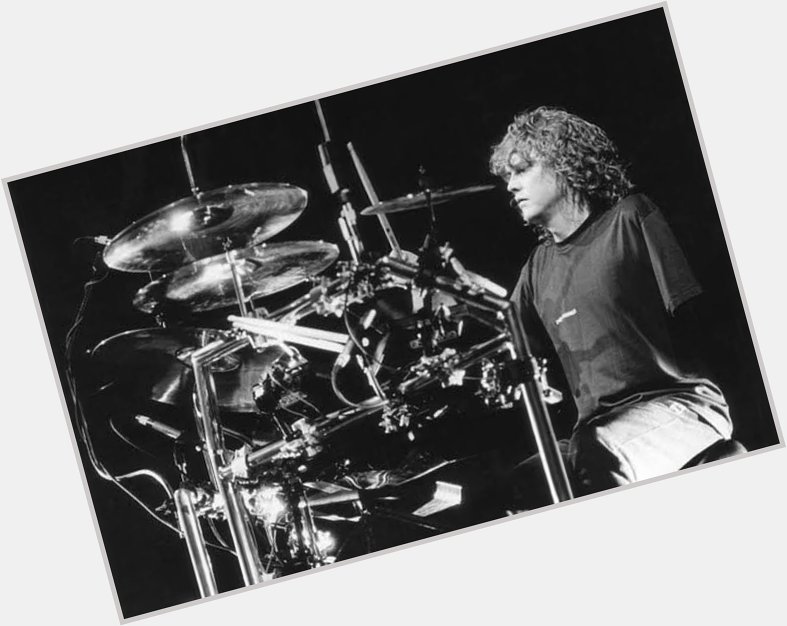 Happy birthday to Rick Allen!! Great Drummer from one of the Best Rock Band in history !! 