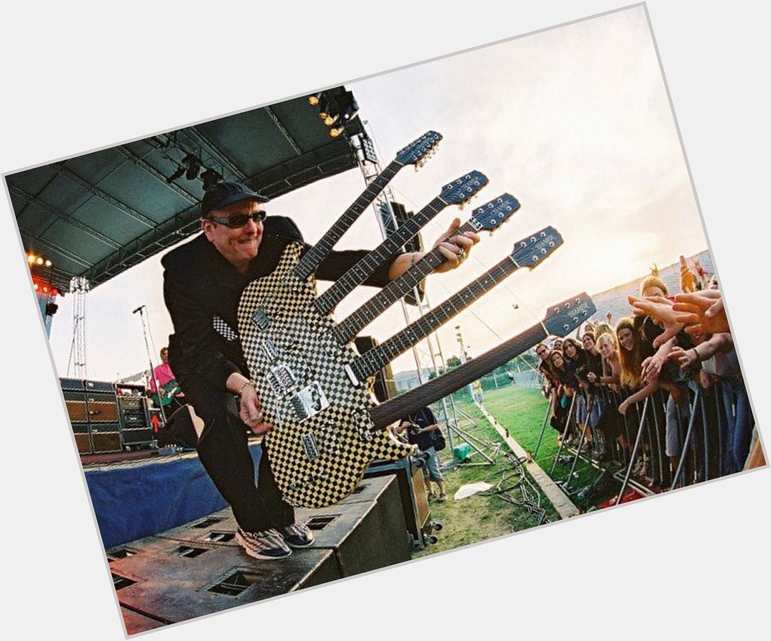    We wish a very happy birthday birthday to the one and only Mr. Rick Nielsen! ¡Feliz cumpleaños 