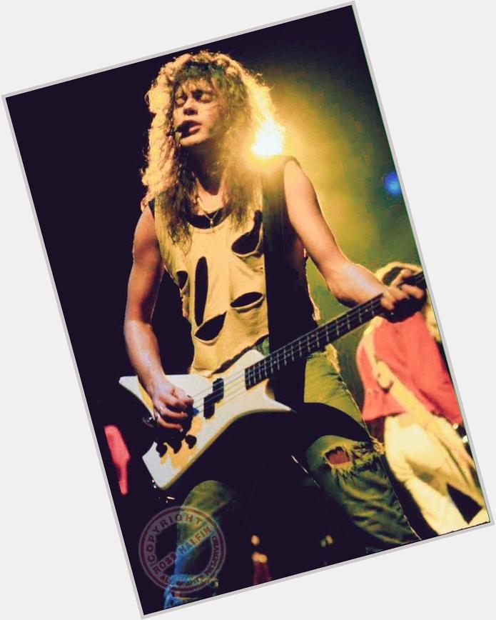 Happy birthday to one of my fave bass guitarist, Rick Savage! From Def Leppard :) 