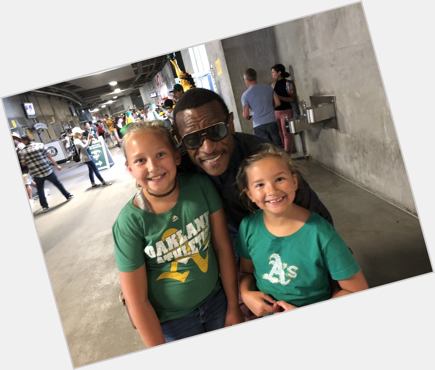 Happy birthday to Rickey Henderson! Thanks for the picture with my girls this season.     