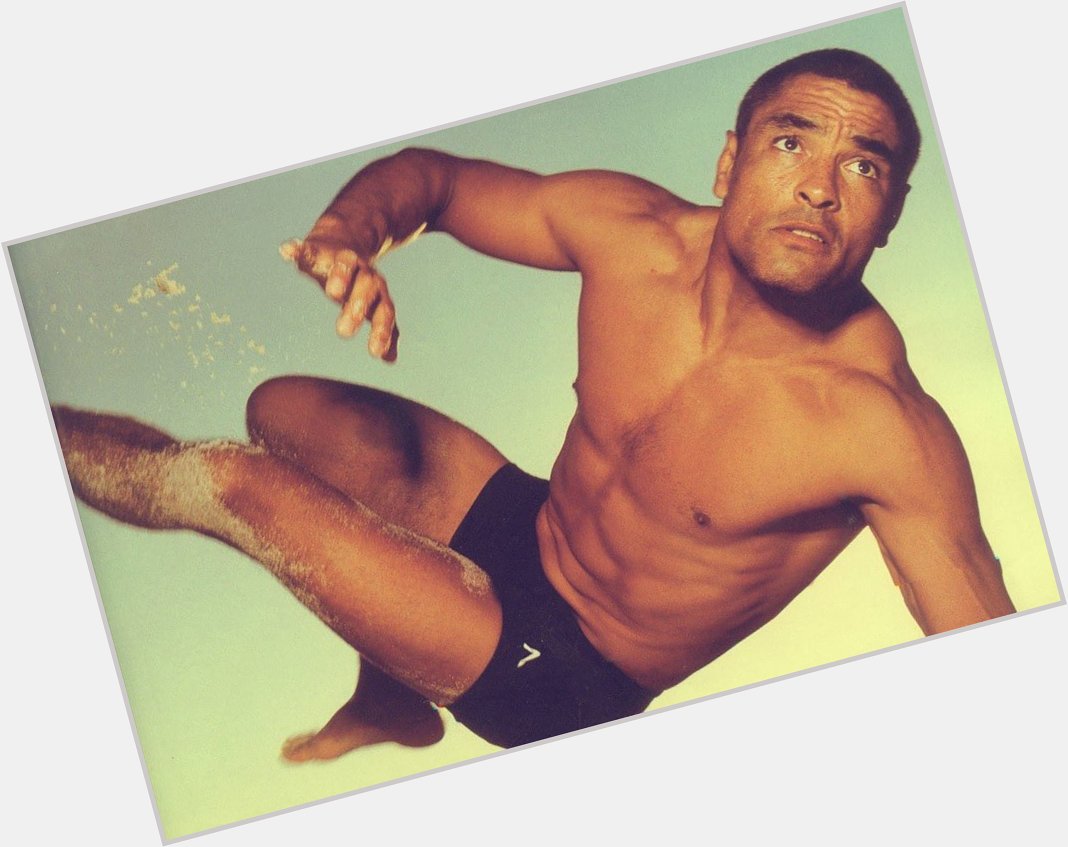   Happy 62nd birthday to the legendary Rickson Gracie. 