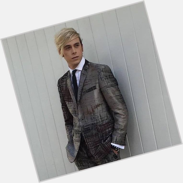 HAPPY BIRTHDAY RIKER LYNCH!!!!     I love you so much, I´m so proud of you!!! Have a great day! 