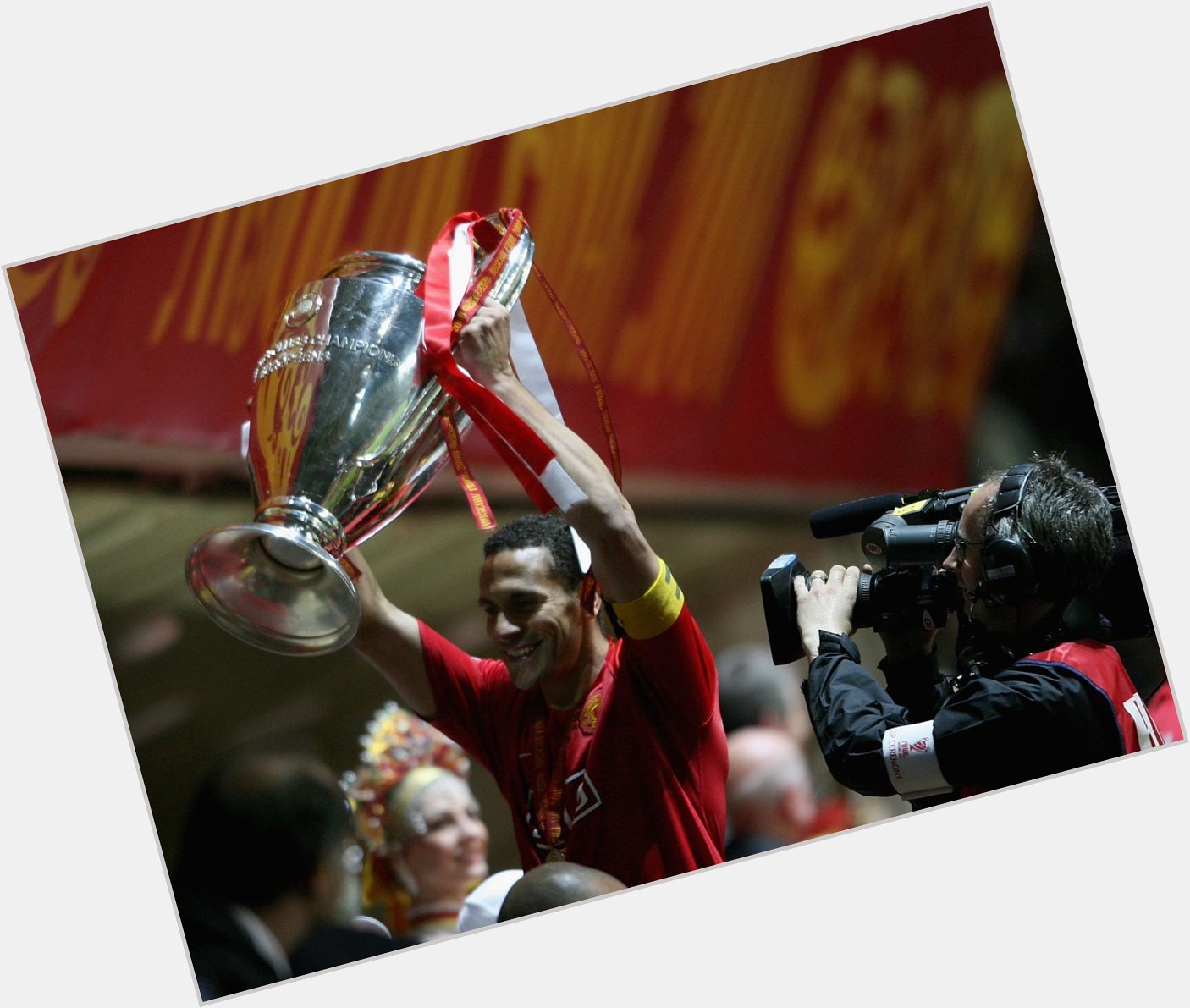 Happy birthday, 2008 winner & Manchester United hero Rio Ferdinand!   