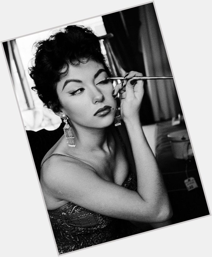 Happy Birthday to Rita Moreno who was born in 1931 and turns 87 today!
Photographed here by Loomis Dean, 1954. 
