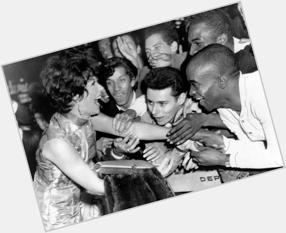 Rita Moreno greeting fans at the West Side Story premier, c.1961.
Happy 90th birthday qween 
