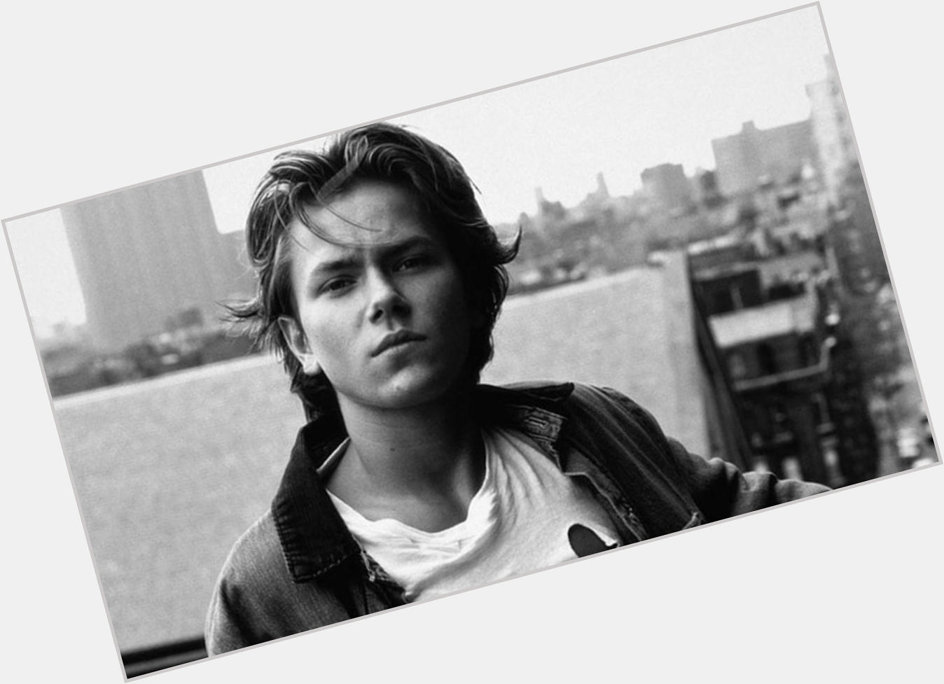 Happy birthday to River Phoenix! He would have turned 45 today. 