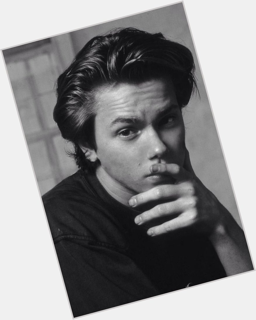 Happy birthday river phoenix <3 