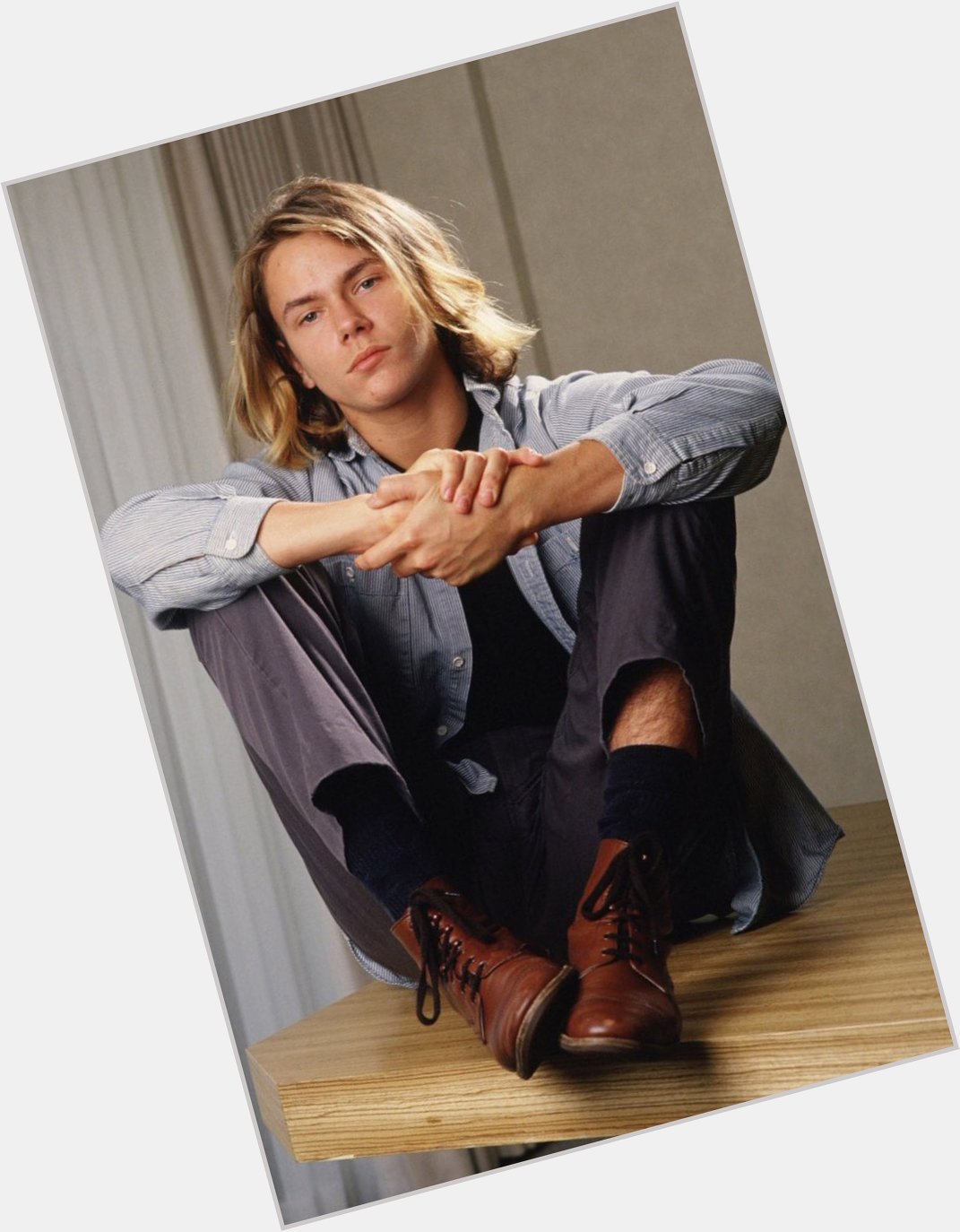 Happy birthday to River Phoenix (1970 - 1993). 