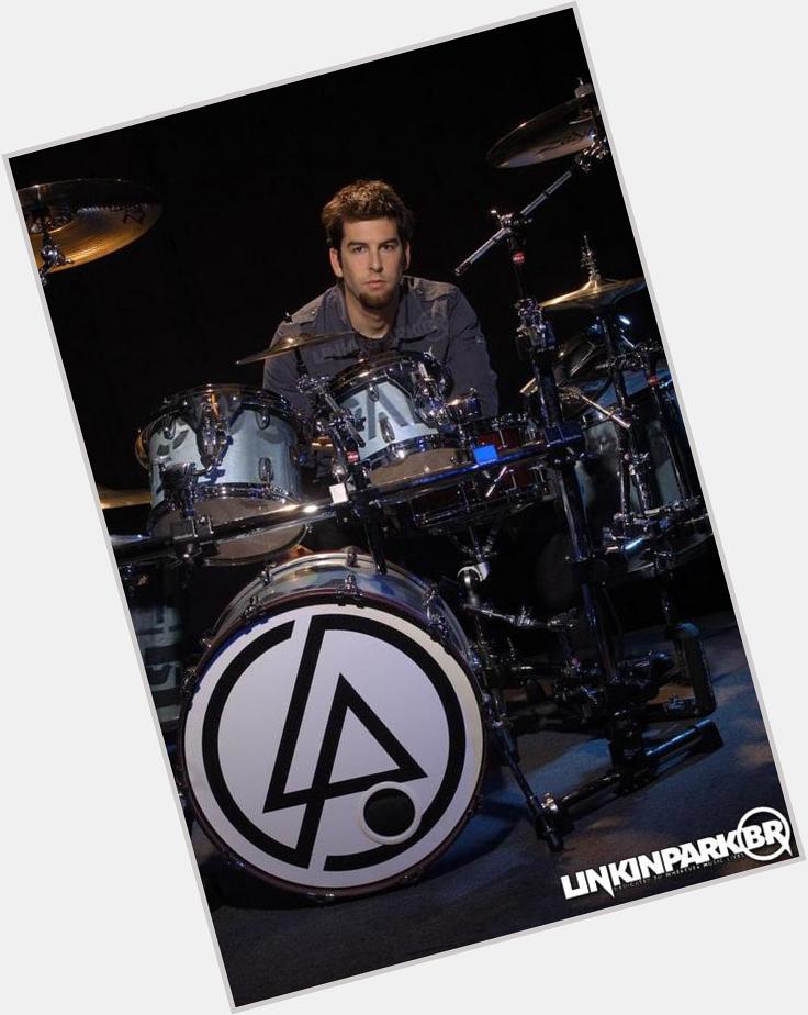 Rt if you wish a Happy Birthday to 
Rob Bourdon 
Drummer from Linkin Park 