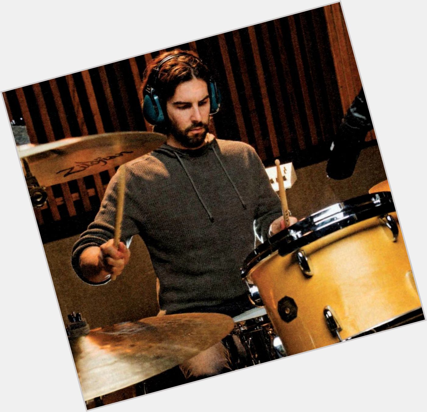 Please join me here at in wishing the one and only Rob Bourdon a very Happy 42nd Birthday today  