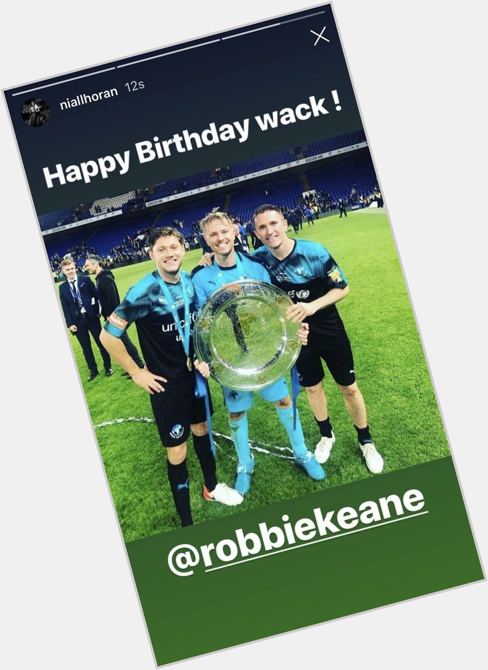 Niall wishing his close friend Robbie Keane a Happy Birthday wack on his IG story. (July 8) 
