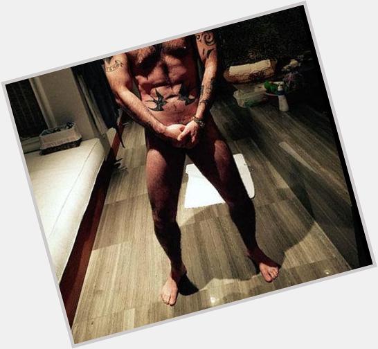 Happy Valentines indeed... Singer poses naked in his own break the internet attempt!!  