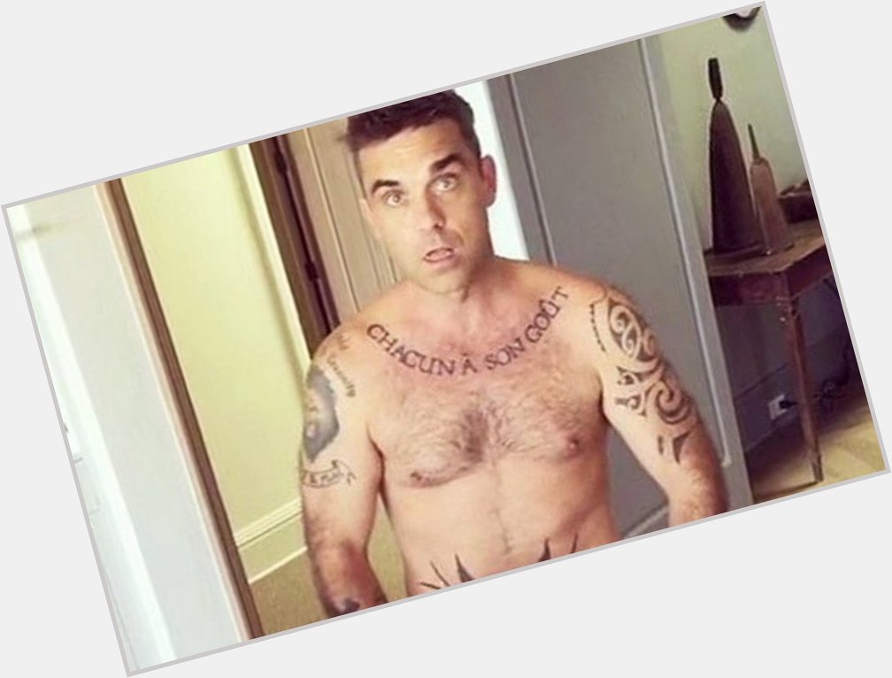  Happy bday Robbie Williams! ¿Conoces a alguien con pelo en pecho?   