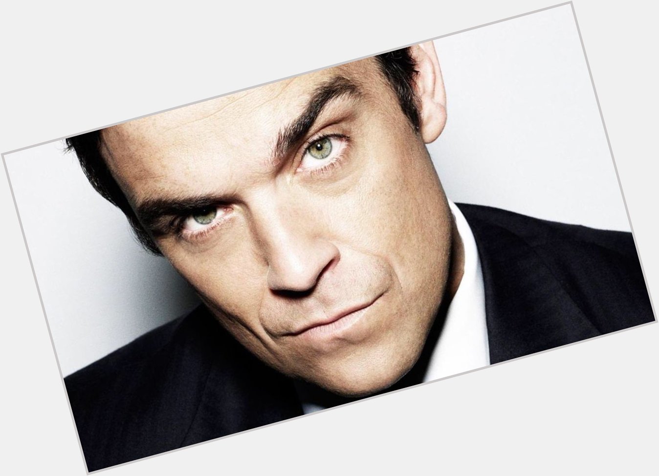 Happy 45th birthday to Robbie Williams! His 1997 UK No.1 album \Life Thru A Lens \ spent 123 weeks on the UK chart! 