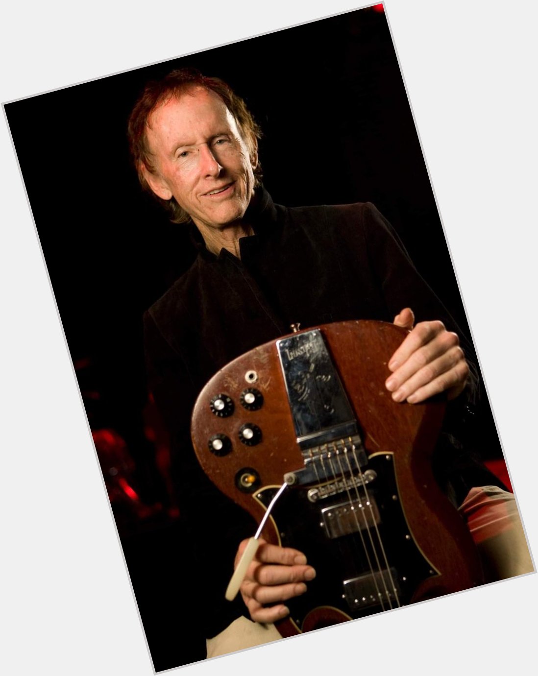 Happy 77th birthday to the legendary The Doors guitarist Robby Krieger,  born this day in Los Angeles, CA. 