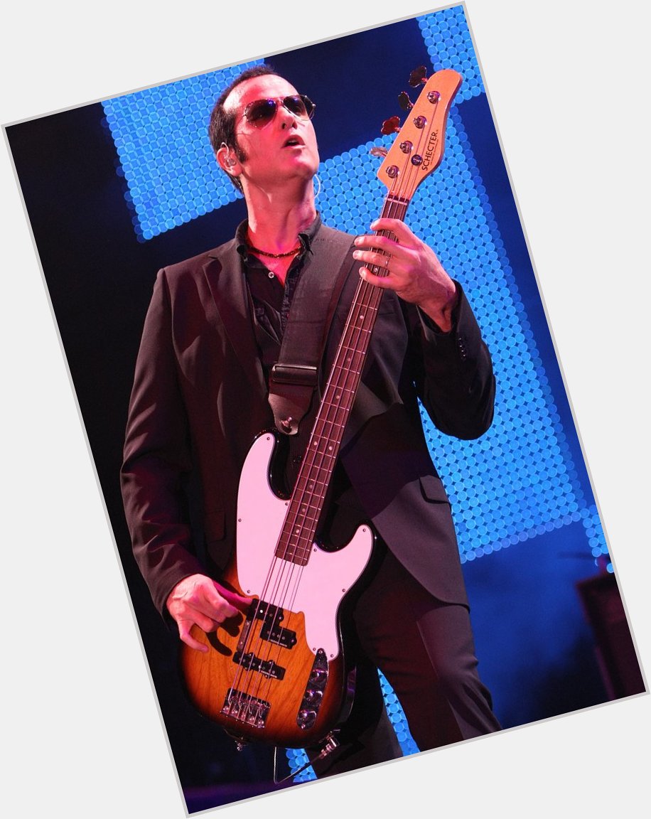 Happy birthday to STP bassist Robert DeLeo!

©Chris Schwegler / PR Photos 