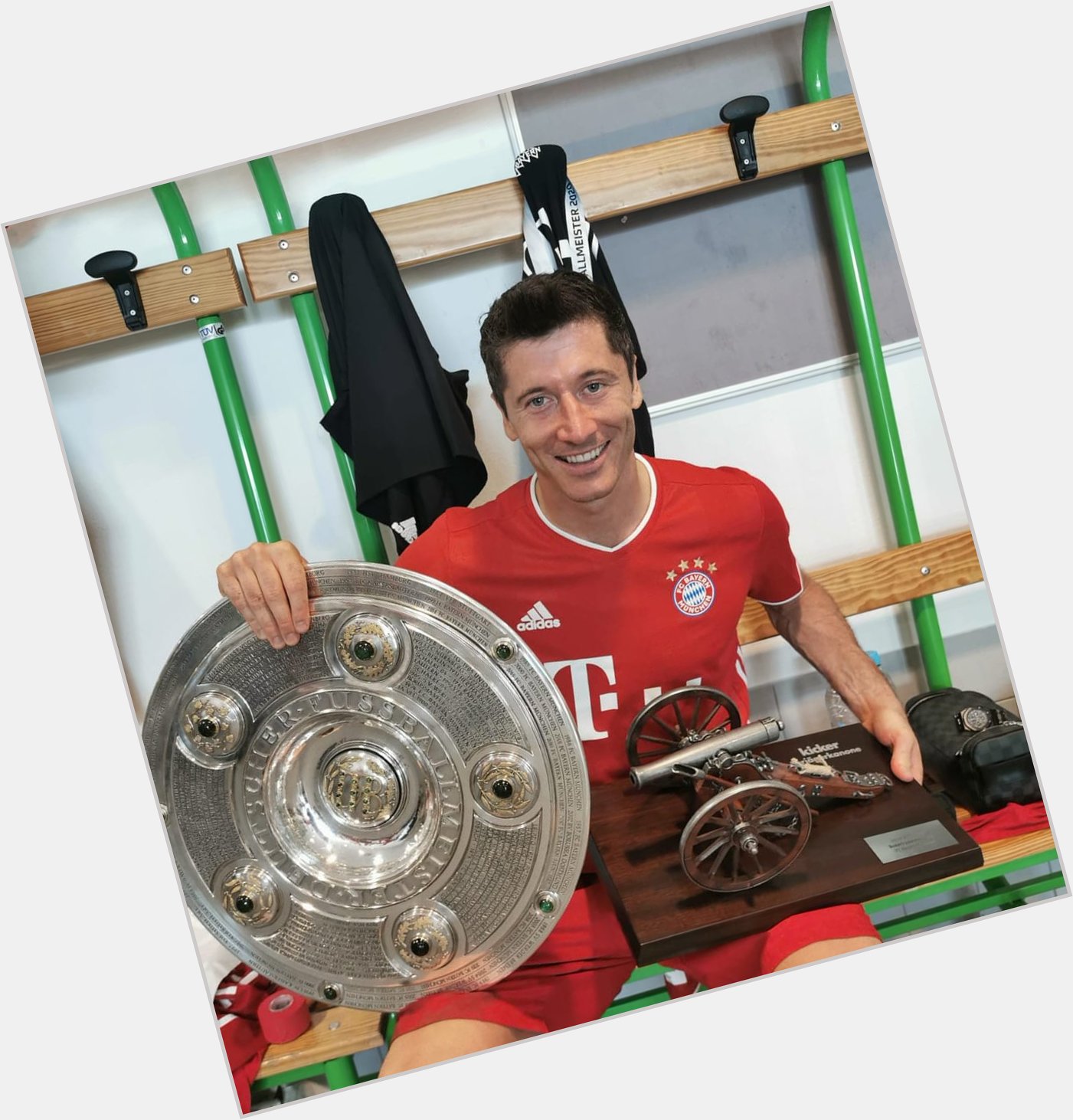 Happy birthday Robert Lewandowski, have a great day. More blessings. 