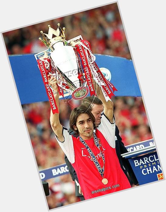 Happy birthday to an Invincible, Robert Pirès! He won 5 major trophies in his 6 years spell with Arsenal. 
