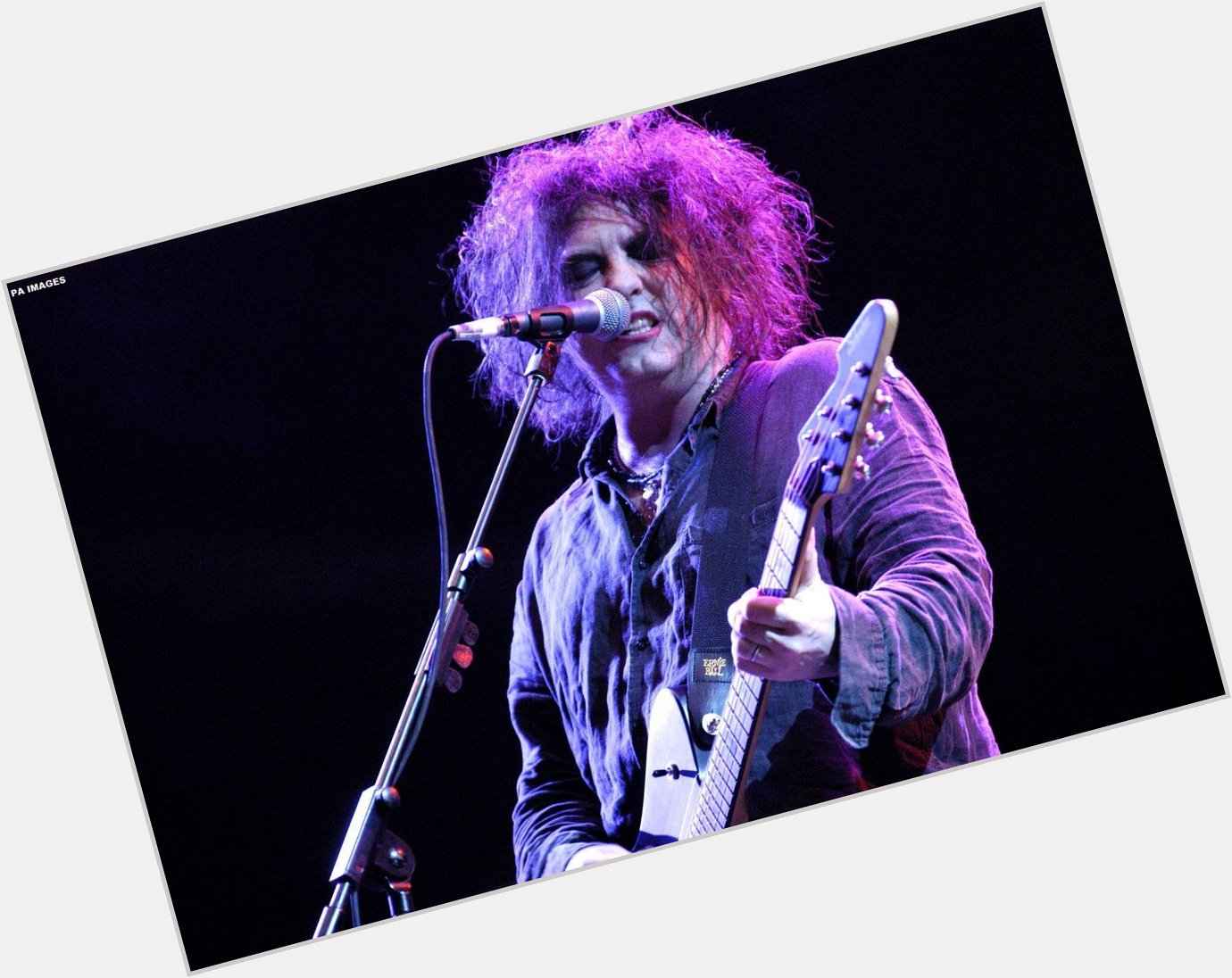 Happy Birthday Robert Smith! What\s your favourite Cure song? 