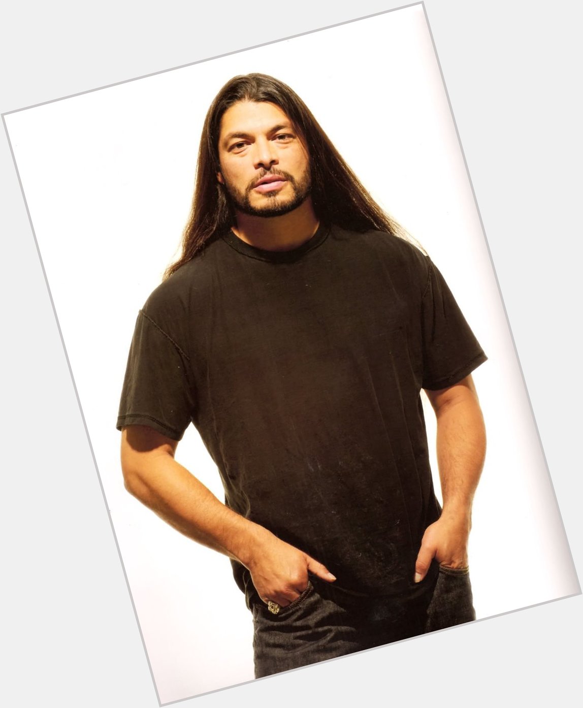 Happy Birthday Robert Trujillo <3 ! 