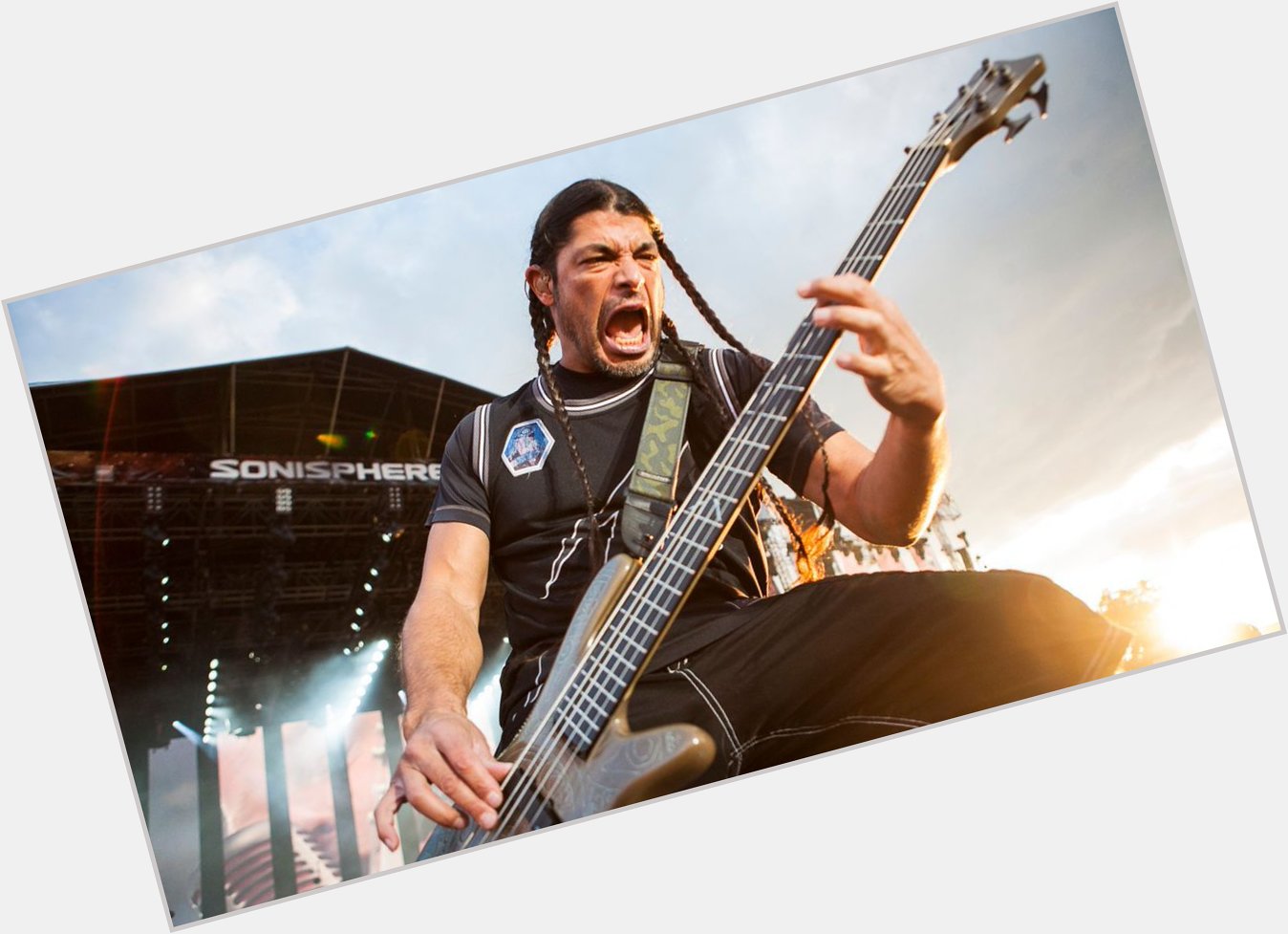 Happy birthday to Robert Trujillo of Metallica, Ozzy Osbourne, BLS, Infectious Grooves and Suicidal Tendencies. 