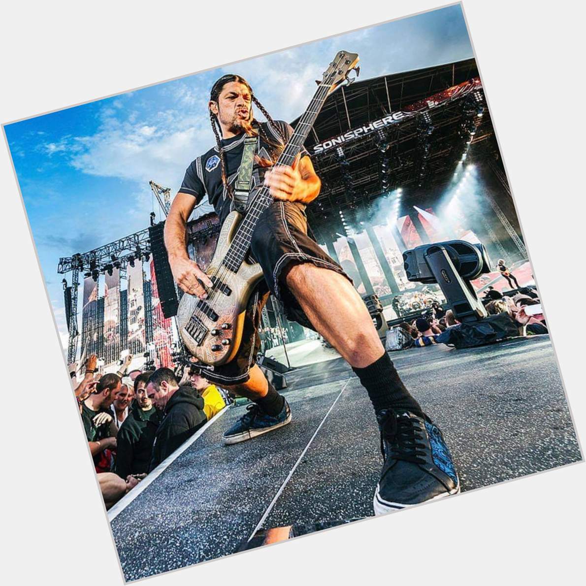 Happy Birthday  Robert Trujillo 