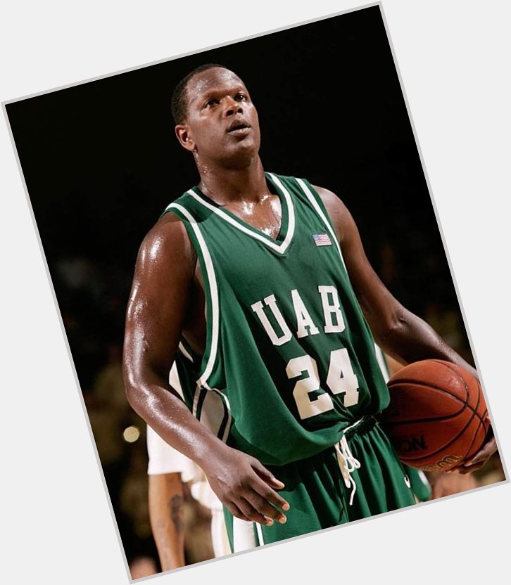 Happy 36th Birthday to UAB basketball great Robert Vaden! What was your favorite memory of Vaden? 