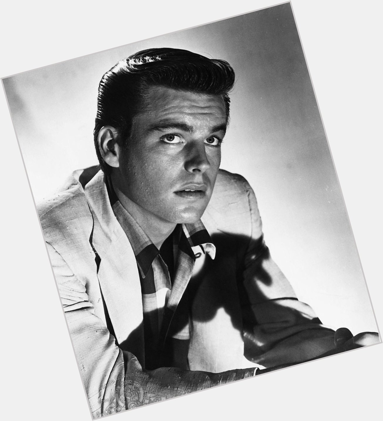 Happy 90th Birthday to Robert Wagner! What is your favorite role of his? 