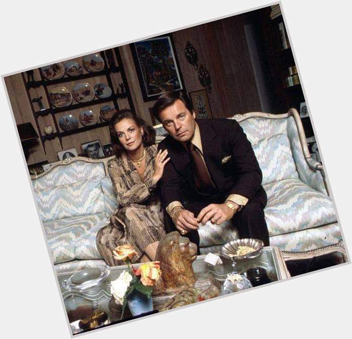 Happy birthday 92 years Robert Wagner, completed last Thursday.  Here with his wife Natalie Wood 