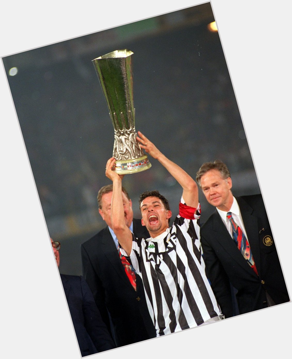 Happy birthday, 1993 UEFA Cup winner Roberto Baggio! 