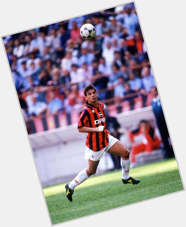 Happy birthday Roberto Baggio! siapa dulu disini yang ngira dia abang adik sama Dino Baggio?  