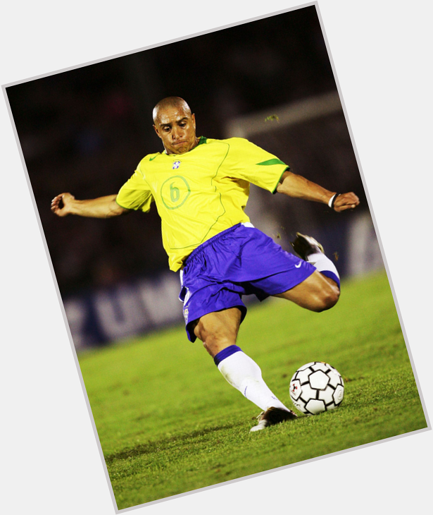 Happy Birthday Roberto Carlos!
The Brazilian player celebrates his 42th b-day...
Let\s wish him a Feliz Cumpleaños. 