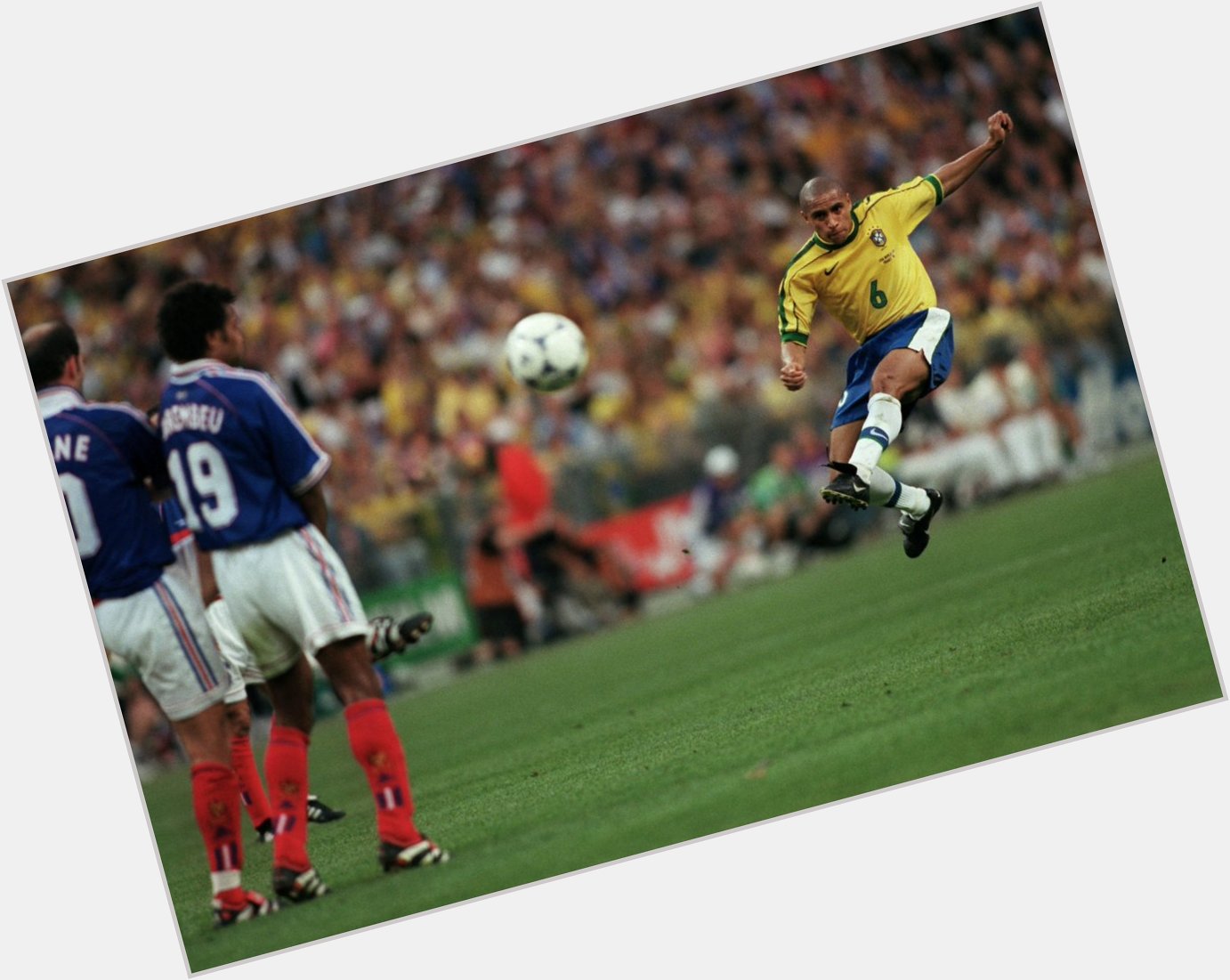   Happy 46th Birthday to Roberto Carlos!

Taker of the best-ever free kick? 