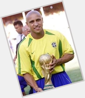Happy birthday to one of the greatest left-backs ever: Roberto Carlos! 