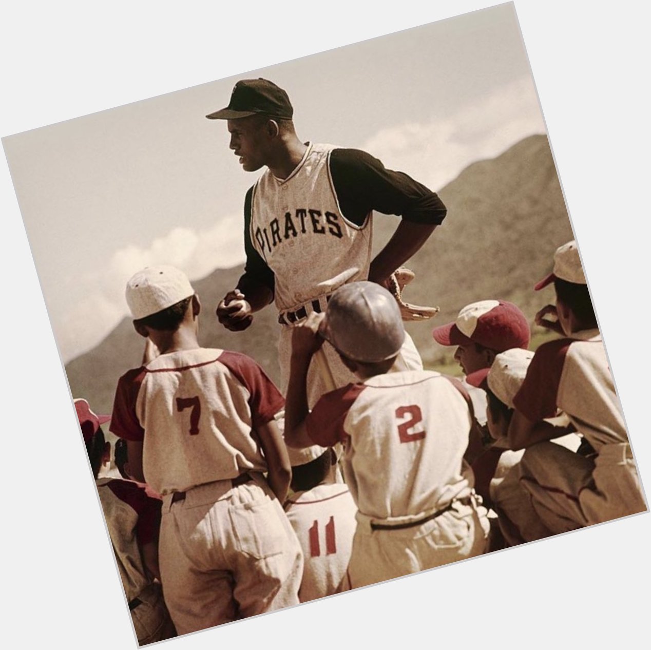  with a great post on Roberto. Happy Birthday Roberto Clemente! 