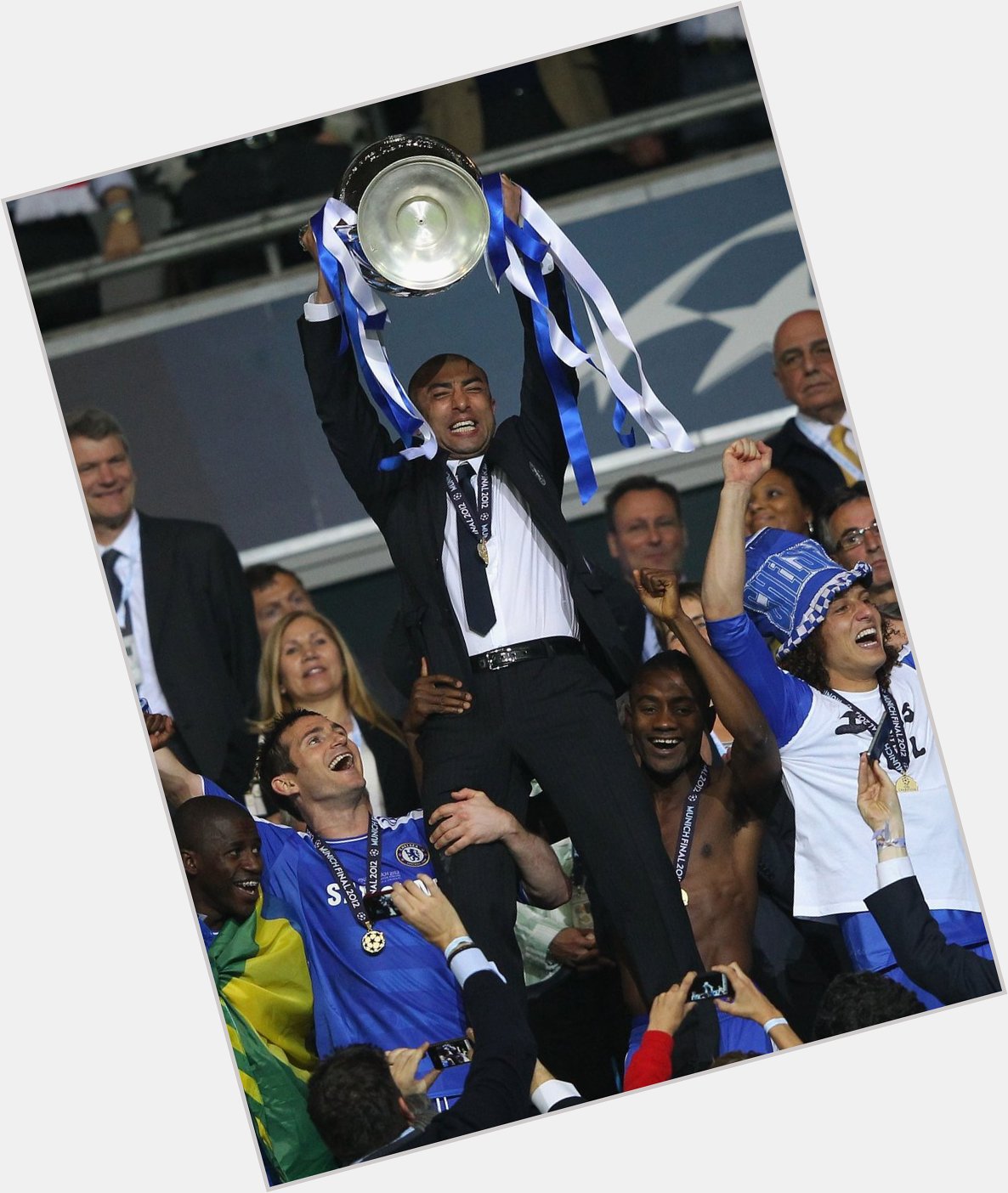  Happy birthday to Roberto Di Matteo! 

Took us from a dream, to achieving the impossible!   