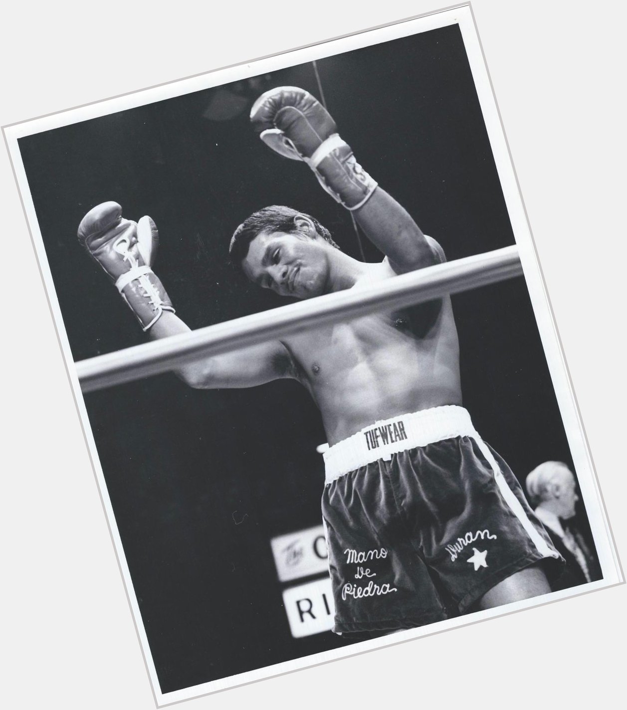 Happy birthday to the greatest lightweight of all time, Manos de Piedra, Roberto Duran.  