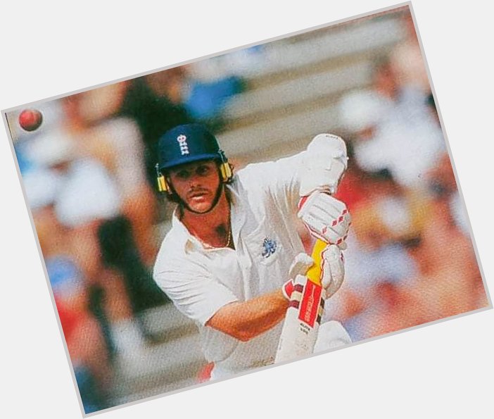  Happy birthday to former England batsman Robin Smith! 