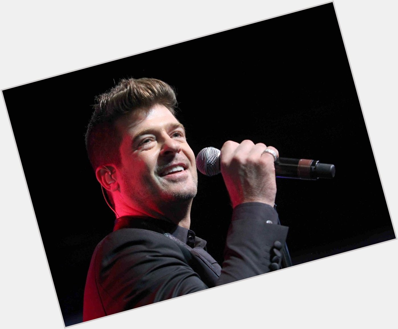 Happy 40th birthday to singer/songwriter Robin Thicke. 