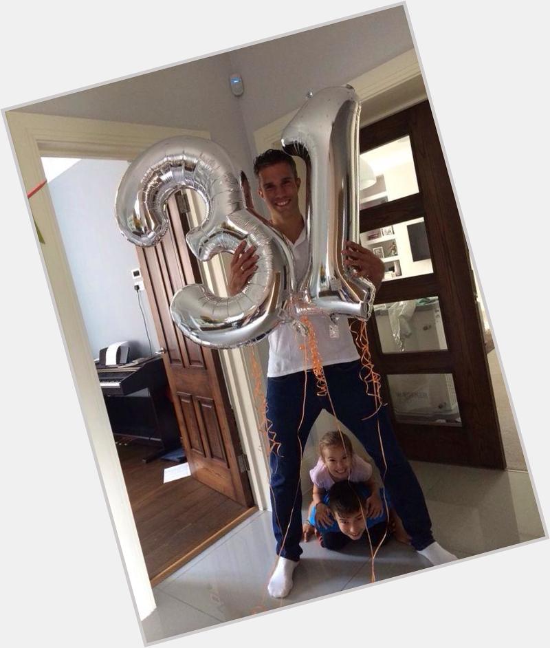 Happy Birthday Robin Van Persie :D Thanks everybody for all your B-day wishes! 3â£1â£ í ½í± 